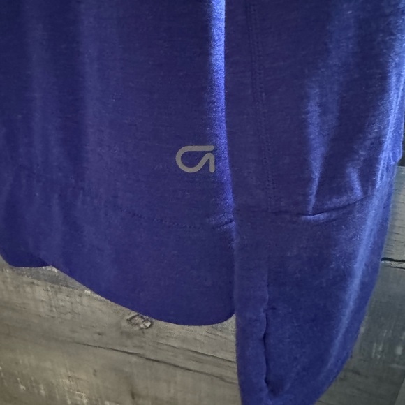 Athletic long sleeve top - Picture 2 of 3